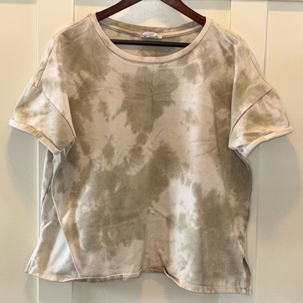 Olive + Oak Tie-Dye Short Sleeve Women's Top
